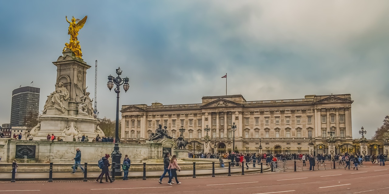 buckingham-palace-3932671_1280